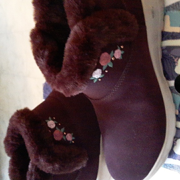 NIB Skechers Go Walk Boots - Picture 2 of 5